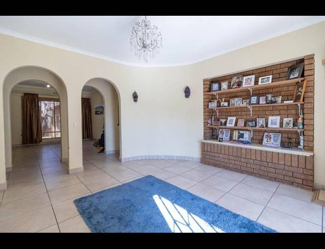 4 BEDROOM HOUSE FOR SALE IN MULBARTON